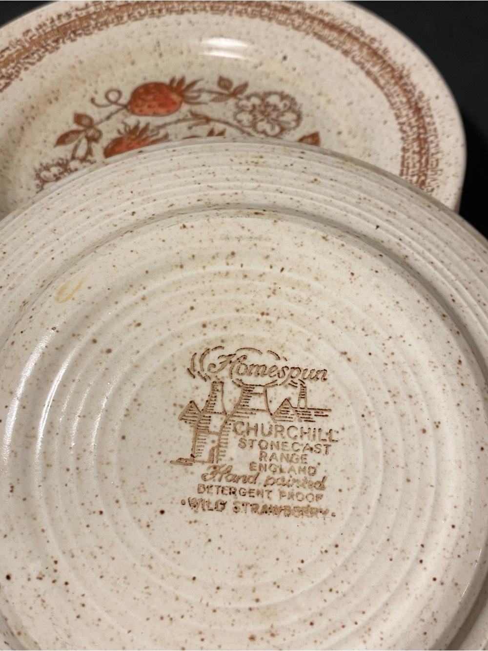 Set of 6 Vintage Homespun Churchill “Wild Strawberry Stoneware Plates - Picture 5 of 5